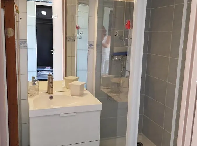 Les Hauts D'azur アパート